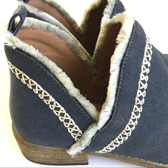 MiiM Blue Suede Booties with Embroidery Size 7.5 - Picture 3 of 8